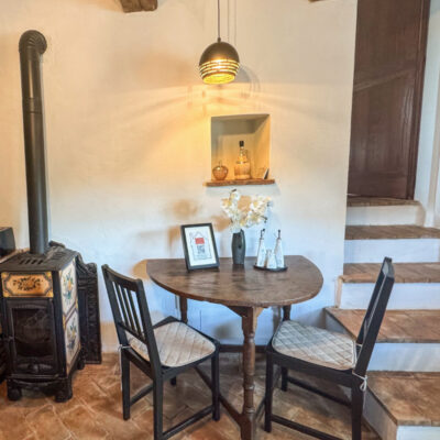 Villa Solisera Dining Table APT3 800x800